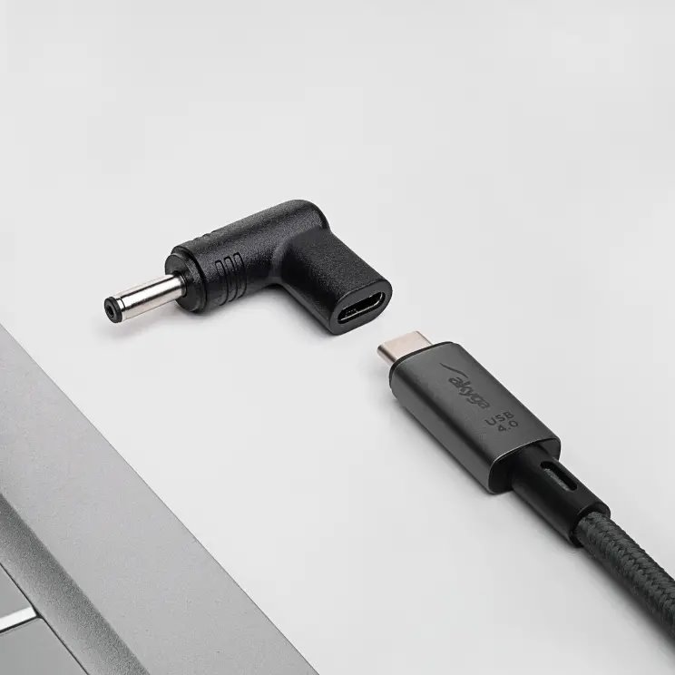 Akyga adaptér pro notebooky USB-C / 4.0 x 1.35 mm