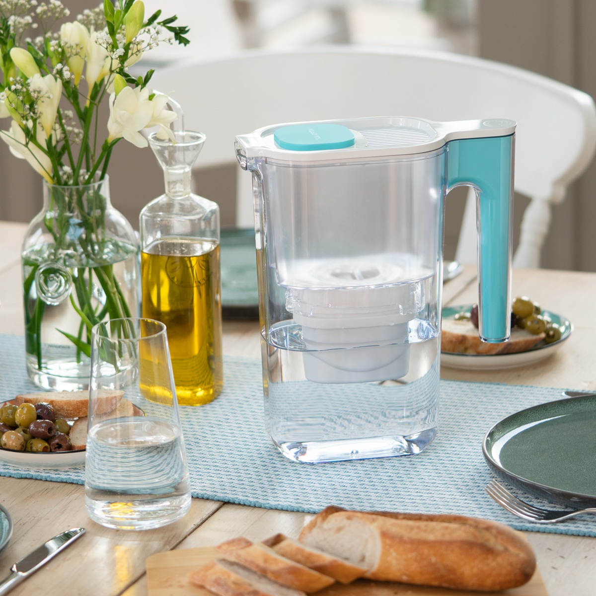 AQUA OPTIMA - Filtrační konvice Perf Pour 2,4l Teal + 6x filtr Evolve+