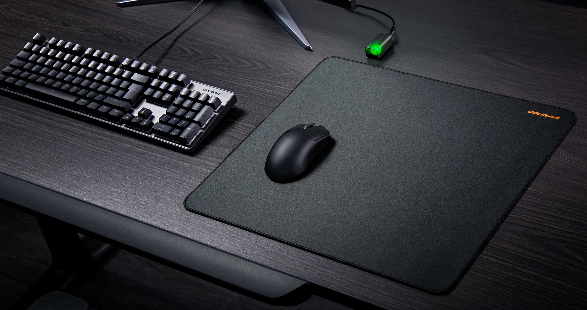 COUGAR podložka pod myš TURBO M 320 x 270 x 3mm water proof anti-slip rubber