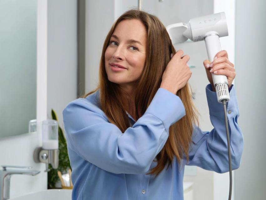 AENO Fén na vlasy HD5 - barva bílá