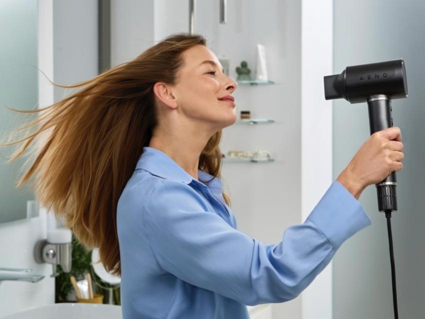 AENO Fén na vlasy HD5 - barva černá