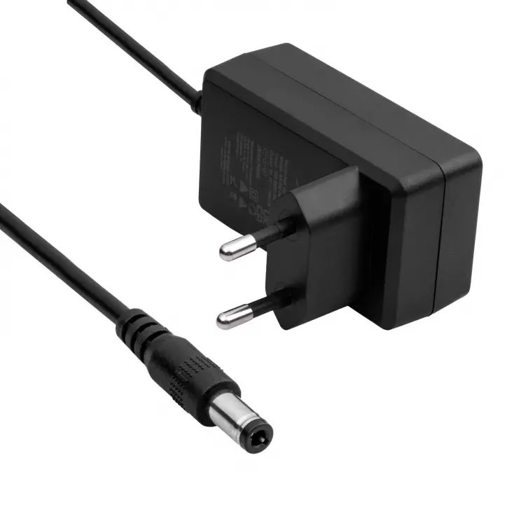 Akyga Napájecí adaptér 30.45V / 1.1A 33.49W pro Dyson V10 V11 V15, kabel 1.8m