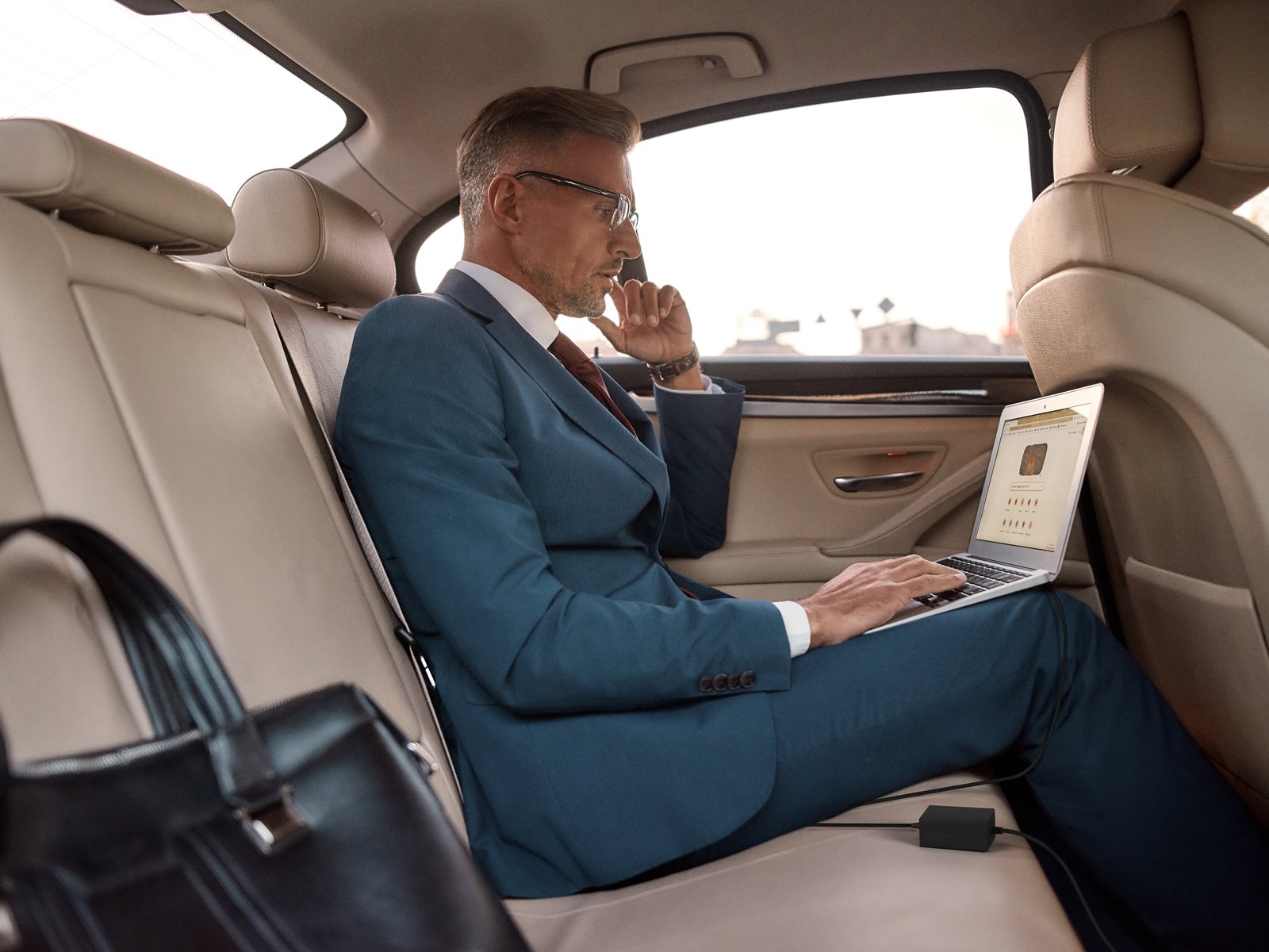 AVACOM Nabíjecí autoadaptér USB Type-C 65W Power Delivery