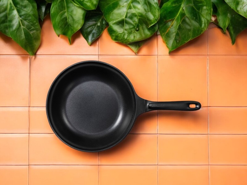 BUYDEEM Cast Aluminum Nonstick Frying Pan 30 cm, model CP102, color Mellow Yellow
