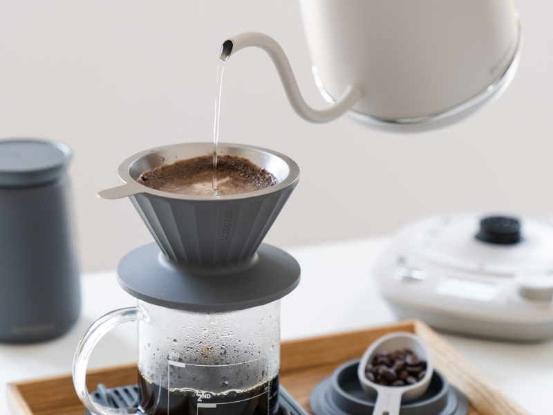 BUYDEEM rychlovarná konvice K821, barva bílá