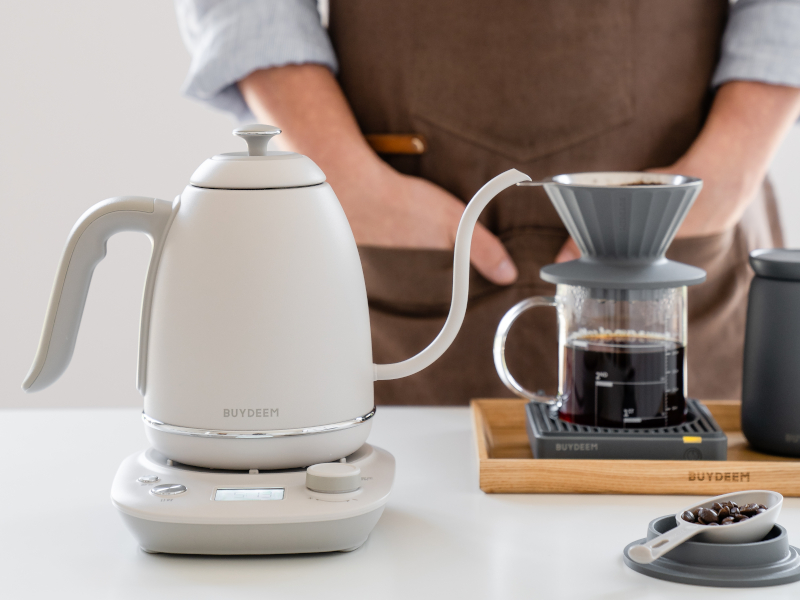 BUYDEEM rychlovarná konvice K821, barva bílá