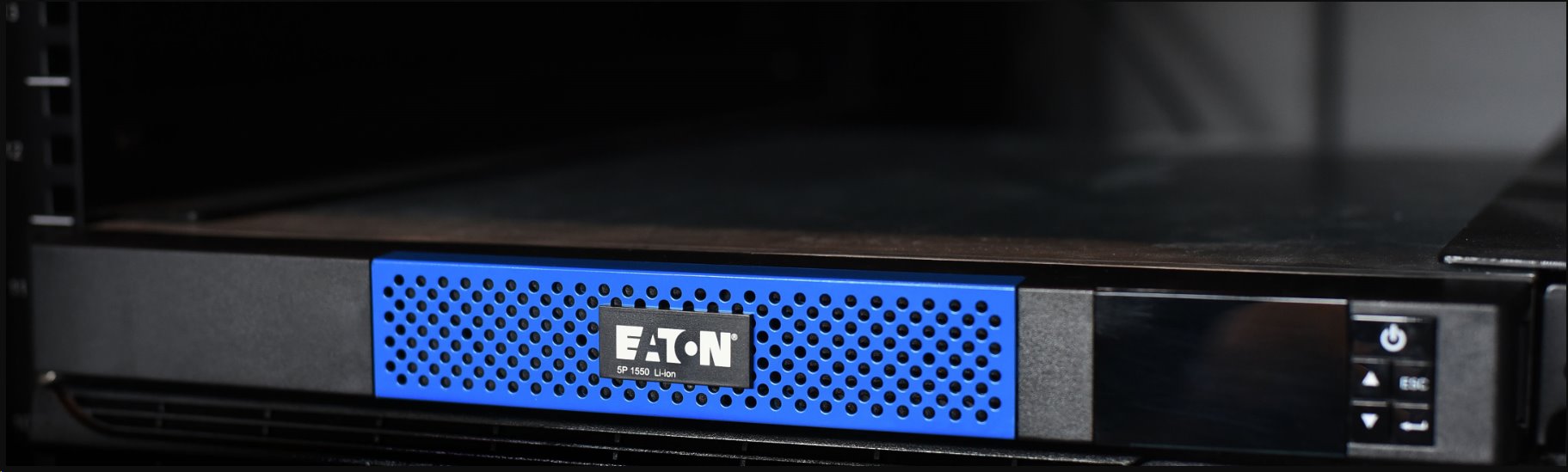 EATON UPS 5P 1550GR Li-Ion, Line-interactive, Rack 1U, 1550VA/1100W, výstup 6x IEC C13, USB, displej, sinus,slot pro LAN