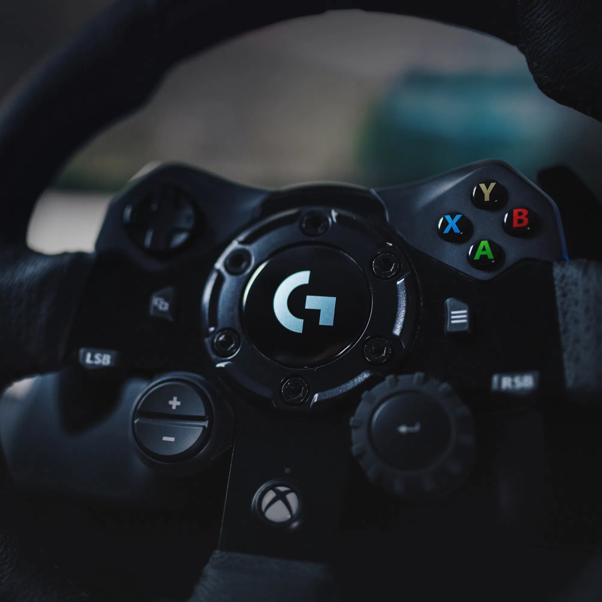 Logitech G923 Racing Bundle wheel + PLAYSEAT CHALLENGE - BLACK - PLUGCG
