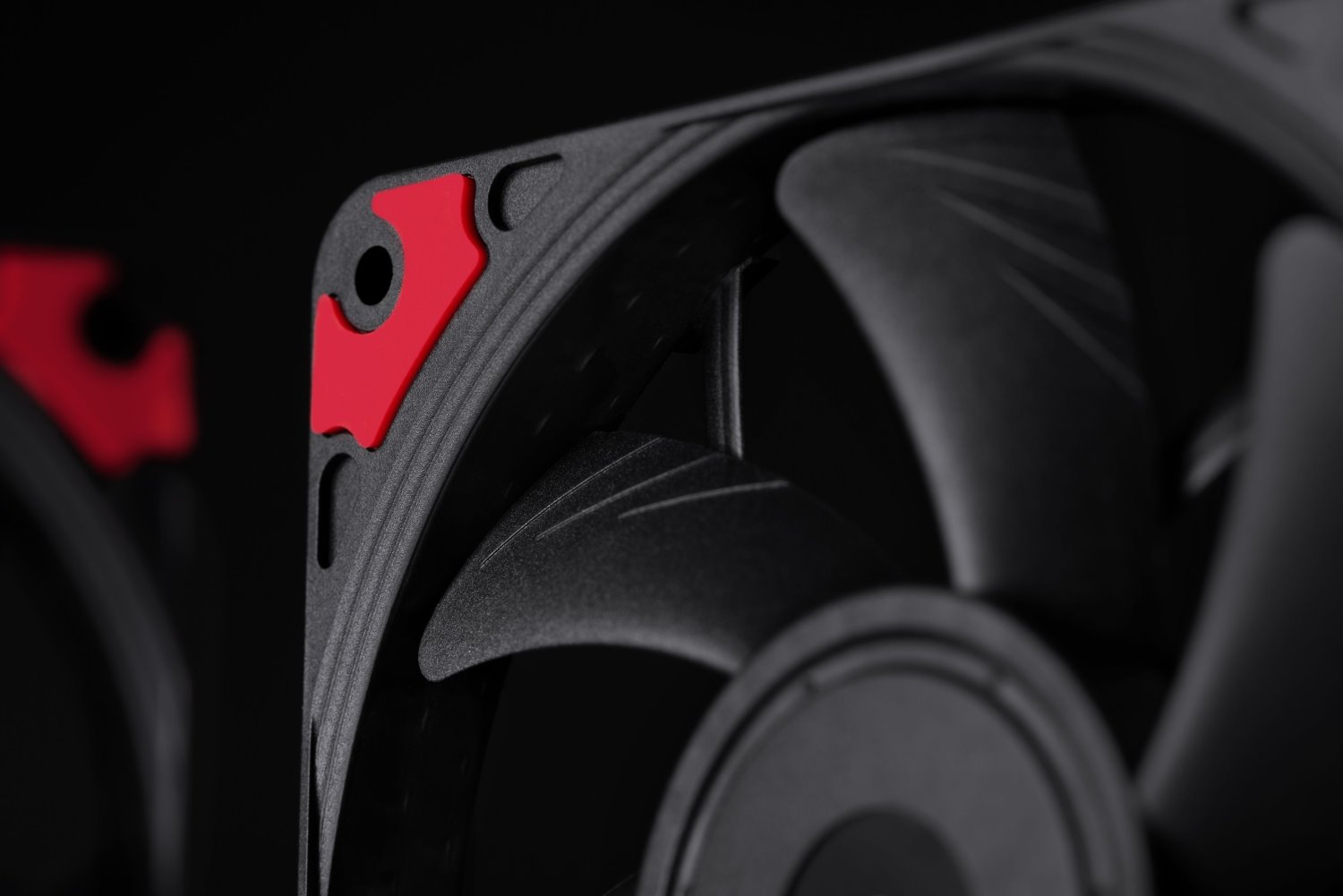 Noctua ventilátor NF-A12x15 PWM Chromax.black.swap 120x120x15mm