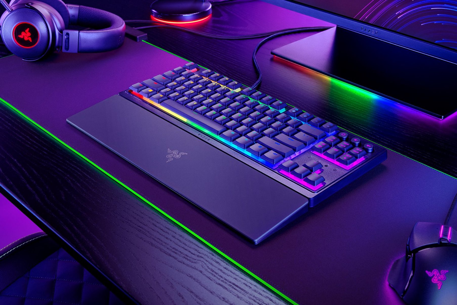 RAZER herní klávesnice Ornata V3 Tenkeyless, US Layout, 8 Razer Chroma™ RGB Lighting Zones, Dedicated Media Keys,