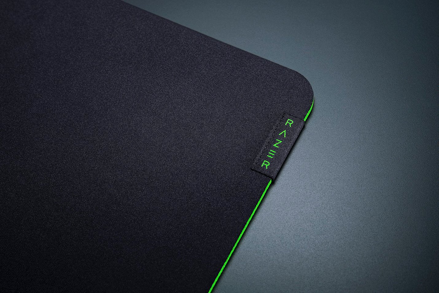 RAZER herní podložka pod myš Gigantus V2 Large 450 x 400 x 3mm