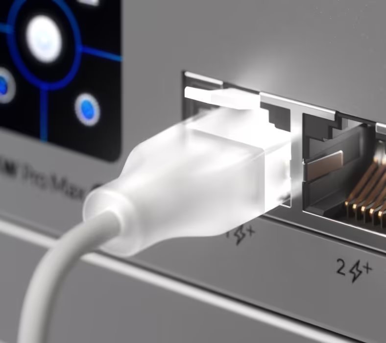 Ubiquiti UniFi Etherlighting Patch Cable 0,15m (UACC-Cable-Patch-EL-0.15M-W) - 0,15m, Cat.6, 2.5Gbps, bílý