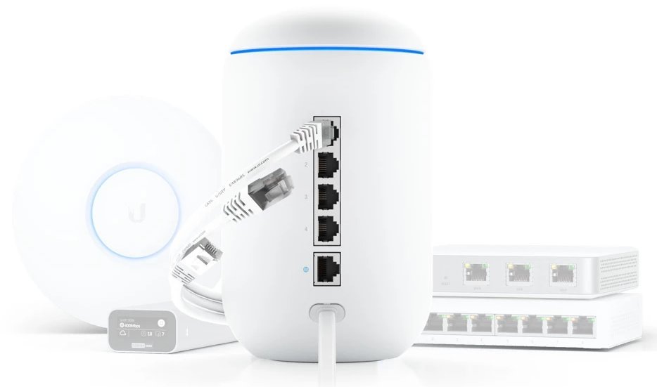 Ubiquiti WiFi router s bránou UniFi UDM Dream Machine, 4-Port Gigabit LAN, 2.4 GHz + 5GHz, 3/4.5 dBi